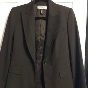 Tahari women’s jacket & skirt